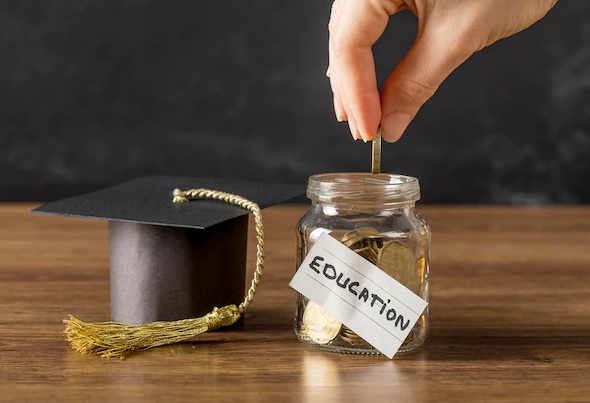 Komitmen Bupati Karawang di Pendidikan, Anggaran Beasiswa Naik Jadi Rp 25 Miliar Komitmen Bupati Karawang di Pendidikan, Anggaran Beasiswa Naik Jadi Rp 25 Miliar