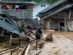 Jenazah Terbawa Banjir Rob, Warga Gotong Royong Selamatkan Jenazah Terbawa Banjir Rob, Warga Gotong Royong Selamatkan