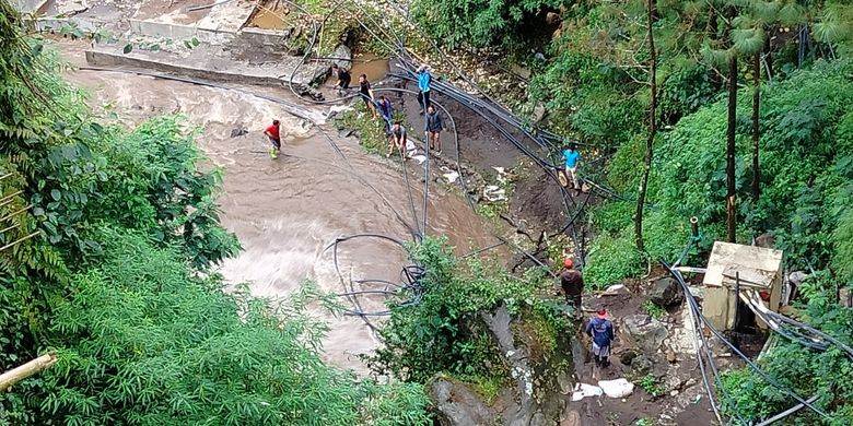 Wisata Guci Tegal Tetap Aman Meski Banjir Bandang Meluap Wisata Guci Tegal Tetap Aman Meski Banjir Bandang Meluap