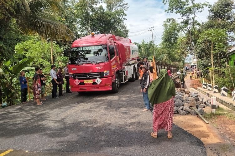 Longsor Jembatan Cikaleho Tuntas, Lalu Lintas Ciamis–Cirebon Dibuka Bertahap Longsor Jembatan Cikaleho Tuntas, Lalu Lintas Ciamis–Cirebon Dibuka Bertahap
