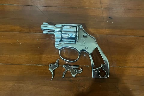 Dua Pria di Bekasi Ditangkap Bawa Senjata dan 503 Amunisi Ilegal Dua Pria di Bekasi Ditangkap Bawa Senjata dan 503 Amunisi Ilegal