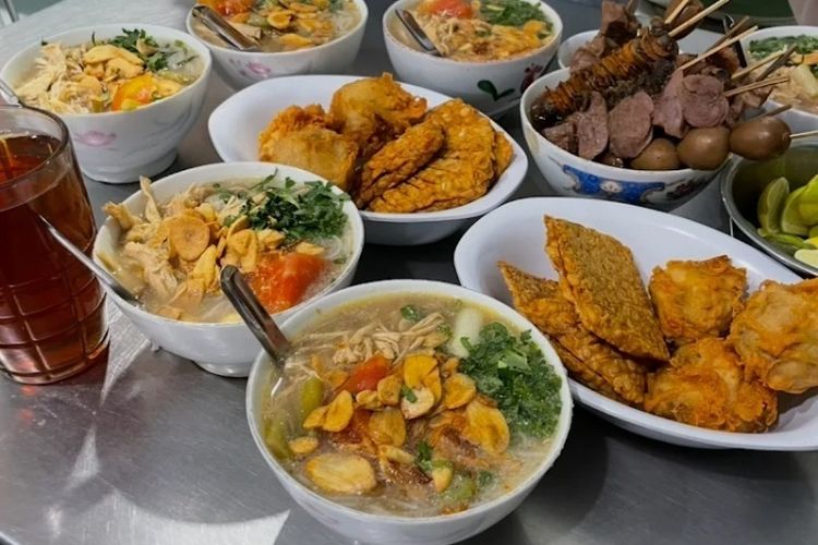 Empat Soto Terpopuler di Semarang yang Selalu Dicari Empat Soto Terpopuler di Semarang yang Selalu Dicari
