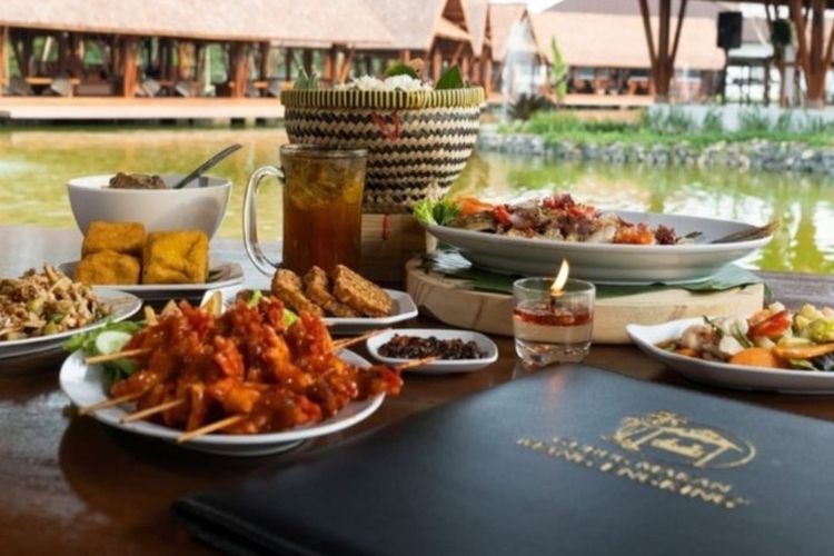 Ingin mencicipi kuliner di sekitar Bandara Pondok Cabe, Tangerang Selatan? Ini 10 tempat makan favorit!