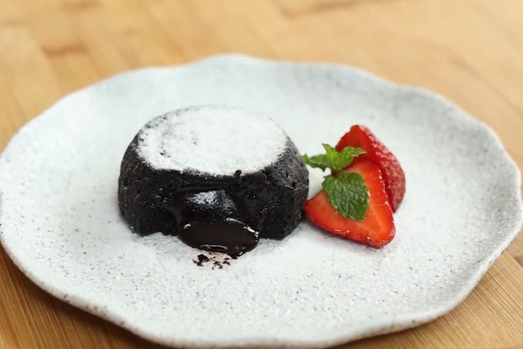 Kue Lava Cokelat Tanpa Oven! Resep Anti Gagal ala Chef Devina Hermawan Kue Lava Cokelat Tanpa Oven! Resep Anti Gagal ala Chef Devina Hermawan