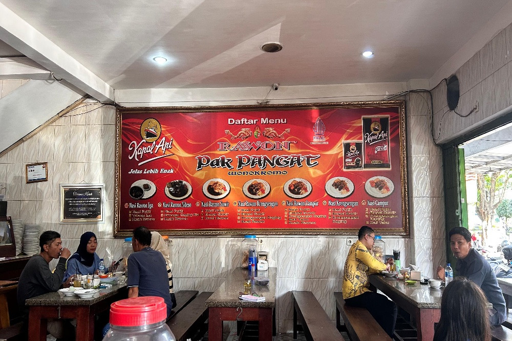 Jelajah UMKM 2025: Rawon Pak Pangat, Rasa Legendaris Surabaya Jelajah UMKM 2025: Rawon Pak Pangat, Rasa Legendaris Surabaya