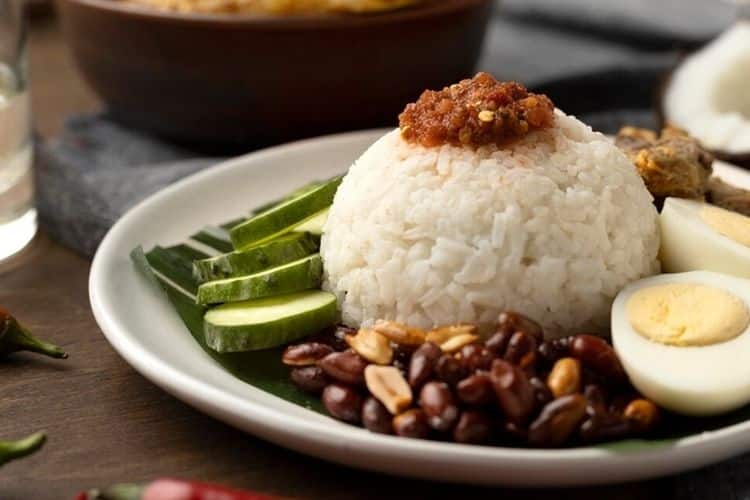 Makan Hemat dan Lezat: 10 Tempat Kuliner Keluarga di Sekitar Stasiun Awipari, Tasikmalaya Makan Hemat dan Lezat: 10 Tempat Kuliner Keluarga di Sekitar Stasiun Awipari, Tasikmalaya