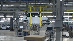 Produksi VF 3 hingga VF 7 Dimulai, Pabrik VinFast Subang Beroperasi, Serap 15.000 Tenaga Kerja Lokal Produksi VF 3 hingga VF 7 Dimulai, Pabrik VinFast Subang Beroperasi, Serap 15.000 Tenaga Kerja Lokal