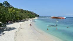 Pantai Pangandaran: Keindahan Pasir Putih yang Menarik Minat di Jawa Barat Pantai Pangandaran: Keindahan Pasir Putih yang Menarik Minat di Jawa Barat