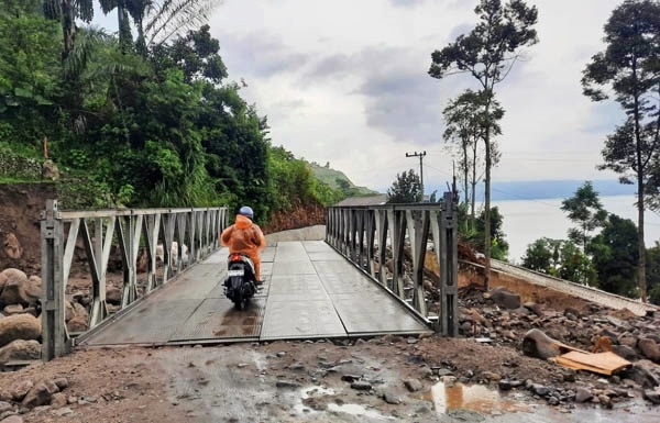 Akses Jalan Nasional Ciamis–Cirebon Kembali Beroperasi Usai Jembatan Bailey Cikaleho Selesai Akses Jalan Nasional Ciamis–Cirebon Kembali Beroperasi Usai Jembatan Bailey Cikaleho Selesai