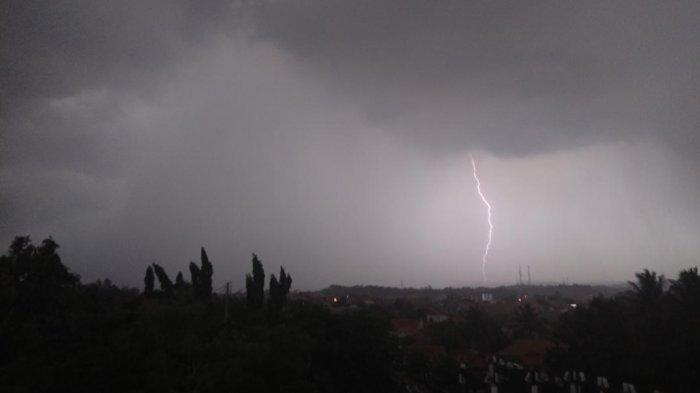 Prakiraan Cuaca Cirebon 7 Desember 2025: Waspada Hujan Ringan di Cirebon Raya Prakiraan Cuaca Cirebon 7 Desember 2025: Waspada Hujan Ringan di Cirebon Raya