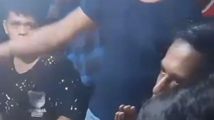 Amuk Massa Hajar Pencuri Motor di Indramayu Amuk Massa Hajar Pencuri Motor di Indramayu