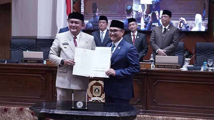 Sah! Bupati dan DPRD Bogor Tetapkan Perda Pengelolaan Sampah
