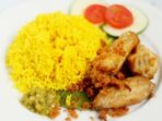 Mencari sarapan nasi kuning legendaris di Prapatan Waiki, Indramayu Mencari sarapan nasi kuning legendaris di Prapatan Waiki, Indramayu