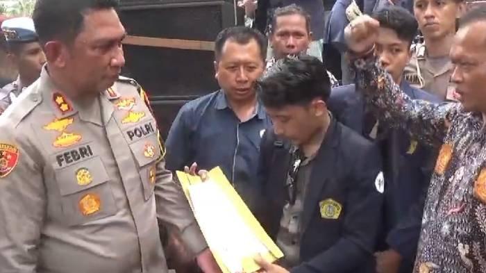 Polda Jatim Tangani Kasus Jasad Mahasiswi UMM di Sungai Pasuruan Polda Jatim Tangani Kasus Jasad Mahasiswi UMM di Sungai Pasuruan