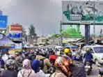 Polres Bogor Bekerja Sama Warga dan Joki Jalur Alternatif Atur Lalu Lintas Puncak Nataru Polres Bogor Bekerja Sama Warga dan Joki Jalur Alternatif Atur Lalu Lintas Puncak Nataru