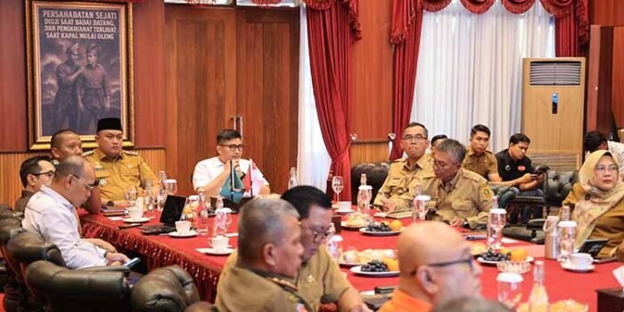 Bupati Bogor dan Forkopimda Siapkan Antisipasi Bencana dan Pengamanan Nataru Bersama Mendagri Bupati Bogor dan Forkopimda Siapkan Antisipasi Bencana dan Pengamanan Nataru Bersama Mendagri