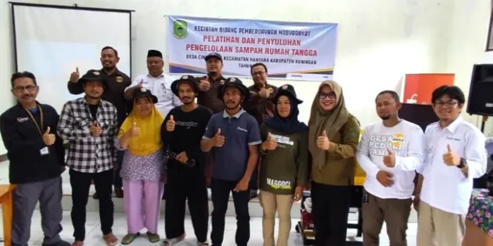 Kolaborasi Emas: Rumah Sadulur Kuningan dan Uniku Ciptakan Mesin Pencacah Sampah di Desa Cikondang Kolaborasi Emas: Rumah Sadulur Kuningan dan Uniku Ciptakan Mesin Pencacah Sampah di Desa Cikondang