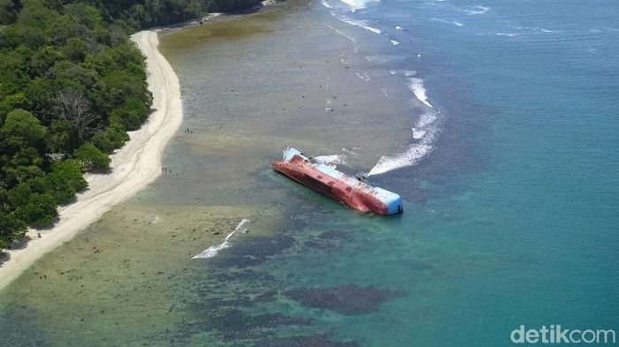 Ketua Balawista Ingin Bangkai Kapal Viking Dipindahkan dari Pantai Pasir Putih Pangandaran Ketua Balawista Ingin Bangkai Kapal Viking Dipindahkan dari Pantai Pasir Putih Pangandaran