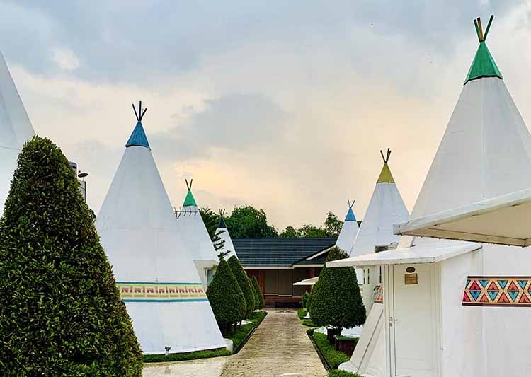 Jawa Barat Highland Park Resort: Menginap Ala Mongolia Dengan Pemandangan Gunung Salak Yang Memukau Jawa Barat Highland Park Resort: Menginap Ala Mongolia Dengan Pemandangan Gunung Salak Yang Memukau