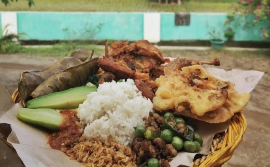 Wajib Coba! 5 Makanan Khas Kuningan yang Viral: Nasi Kasreng hingga Peuyeum Ketan Legendaris Wajib Coba! 5 Makanan Khas Kuningan yang Viral: Nasi Kasreng hingga Peuyeum Ketan Legendaris