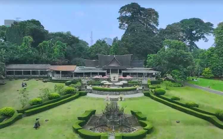 Kebun Raya Bogor: Destinasi Wisata Keluarga Terbaik di Kota Hujan Kebun Raya Bogor: Destinasi Wisata Keluarga Terbaik di Kota Hujan