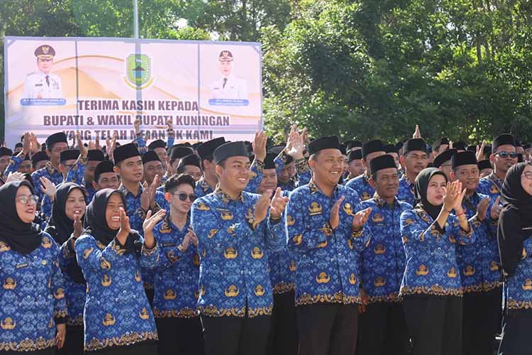 4.271 PPPK Paruh Waktu Kabupaten Kuningan Resmi Diangkat 4.271 PPPK Paruh Waktu Kabupaten Kuningan Resmi Diangkat