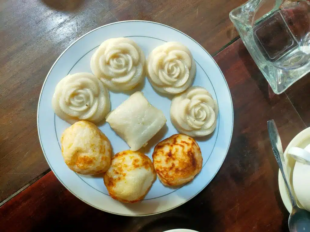 Asal Usul Kue Apem Beras: Makanan Ikonik Pasar Ngasem yang Terinspirasi Bahasa Arab Asal Usul Kue Apem Beras: Makanan Ikonik Pasar Ngasem yang Terinspirasi Bahasa Arab