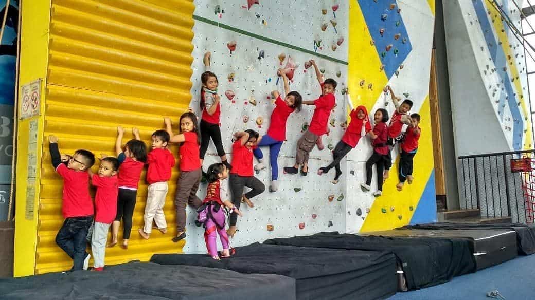 Taralaya Social Grounds: Wisata Kuliner Asri dengan Fasilitas Olahraga di Balikpapan Taralaya Social Grounds: Wisata Kuliner Asri dengan Fasilitas Olahraga di Balikpapan