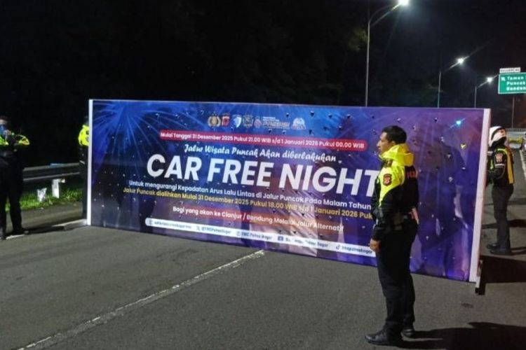 Polres Bogor Larang Naik-Turun Kendaraan di Jalur Puncak Hingga Pukul 01.00 WIB Polres Bogor Larang Naik-Turun Kendaraan di Jalur Puncak Hingga Pukul 01.00 WIB