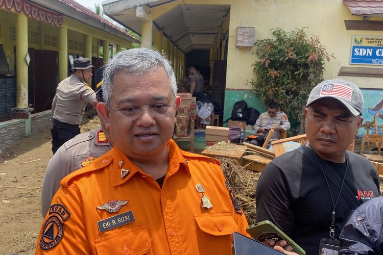 Dedi Mulyadi Kritik Usulan Bantuan Bencana, Pemkab Sukabumi Tegaskan Sedang Verifikasi Dedi Mulyadi Kritik Usulan Bantuan Bencana, Pemkab Sukabumi Tegaskan Sedang Verifikasi