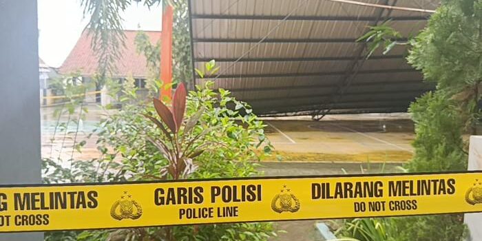 Berita Terkini: Atap SMAN 1 Susukan Cirebon Roboh, Siswa Kelas X Tertangkap Di Dalamnya Berita Terkini: Atap SMAN 1 Susukan Cirebon Roboh, Siswa Kelas X Tertangkap Di Dalamnya