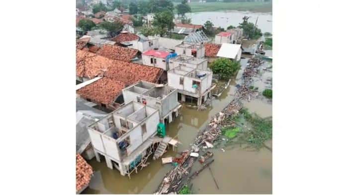 Respons KDM Terkait Rumah Panggung Bantuan Pemprov yang Tenggelam Banjir Karawang: Masih Aman Respons KDM Terkait Rumah Panggung Bantuan Pemprov yang Tenggelam Banjir Karawang: Masih Aman