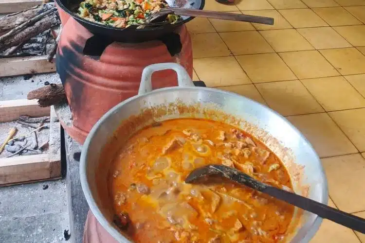 Kuliner Semarang: Menikmati Masakan Tradisional Jawa Langsung dari Tungku Kuliner Semarang: Menikmati Masakan Tradisional Jawa Langsung dari Tungku