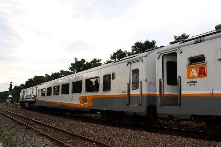 Perjalanan Kereta Api Jakarta Kembali Normal, KAI Pastikan Tidak Ada Pembatalan Perjalanan Kereta Api Jakarta Kembali Normal, KAI Pastikan Tidak Ada Pembatalan