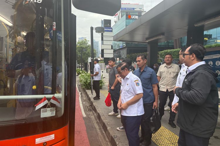 Pengguna Transjakarta Mencapai 23,4 Persen, Warga Diminta Konsisten Naik Transum Pengguna Transjakarta Mencapai 23,4 Persen, Warga Diminta Konsisten Naik Transum