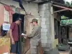 Satpol PP Beri Surat Peringatan ke 31 Warga TPU Kebon Nanas Jatinegara Satpol PP Beri Surat Peringatan ke 31 Warga TPU Kebon Nanas Jatinegara