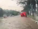 Depok diguyur hujan deras, Jalan Boulevard GDC macet parah Senin pagi Depok diguyur hujan deras, Jalan Boulevard GDC macet parah Senin pagi