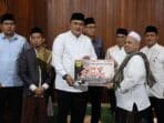 Rudy Susmanto Salurkan Rp100 Juta Per Masjid Besar Kecamatan di Bogor Rudy Susmanto Salurkan Rp100 Juta Per Masjid Besar Kecamatan di Bogor