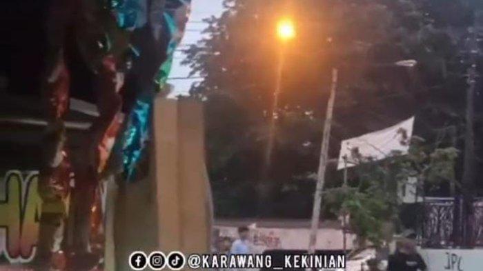 Suporter Persija dan Persib Bentrok di Depok, Ini Penyebabnya Suporter Persija dan Persib Bentrok di Depok, Ini Penyebabnya