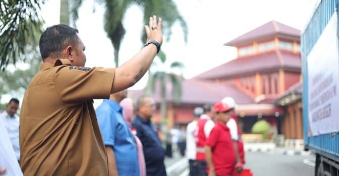 Rudy Susmanto Kirim Bantuan Longsor ke Bandung Barat Rudy Susmanto Kirim Bantuan Longsor ke Bandung Barat