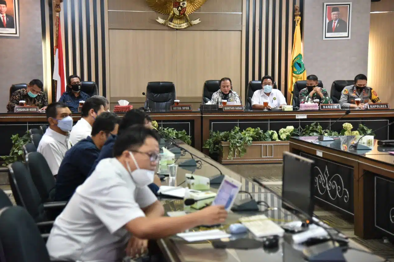 Pemkab Kuningan Perbaiki Pengelolaan Air Gunung Ciremai, 90% Pemanfaat Diduga Tanpa Izin Pemkab Kuningan Perbaiki Pengelolaan Air Gunung Ciremai, 90% Pemanfaat Diduga Tanpa Izin