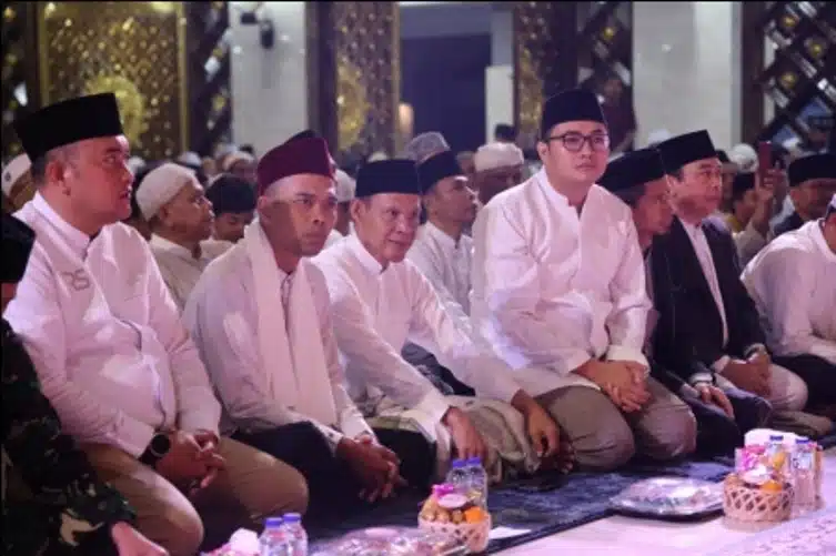 Rudy Susmanto & UAS Hadiri Tabligh Akbar Isra Mi’raj di Masjid Nurul Wathon Bogor Rudy Susmanto & UAS Hadiri Tabligh Akbar Isra Mi’raj di Masjid Nurul Wathon Bogor