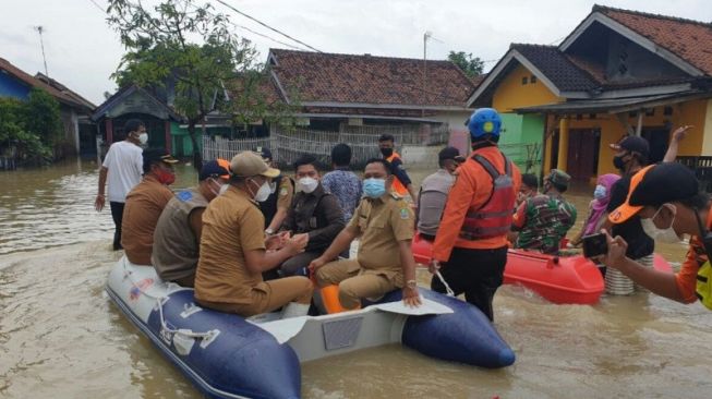 Kementerian PU Percepat Penanganan Banjir Karawang dan Bekasi Kementerian PU Percepat Penanganan Banjir Karawang dan Bekasi