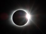 Gerhana Matahari Cincin 17 Februari Terlihat di Indonesia? Gerhana Matahari Cincin 17 Februari Terlihat di Indonesia?