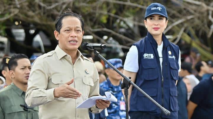 Menteri Hanif Dukung Fatwa MUI Larang Buang Sampah ke Sungai Menteri Hanif Dukung Fatwa MUI Larang Buang Sampah ke Sungai