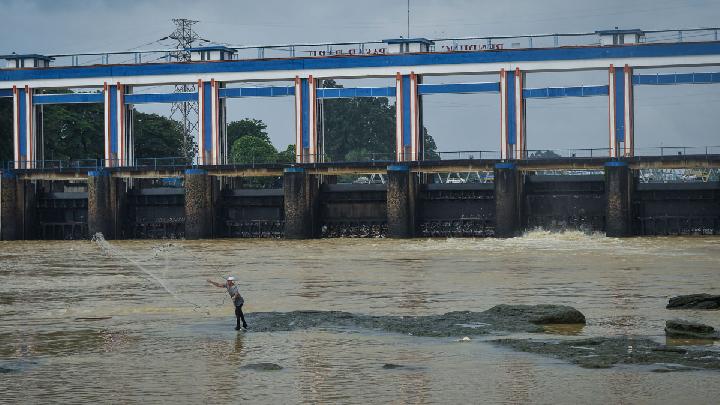 PDAM Tangerang: Air Cisadane Bebas Pestisida PDAM Tangerang: Air Cisadane Bebas Pestisida