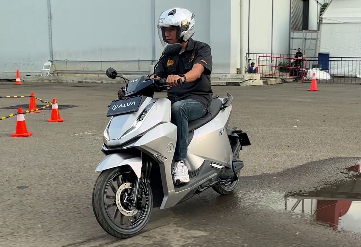 Alva N3 Lebih Aman, Cepat Isi Daya, Sewa Baterai Hemat Alva N3 Lebih Aman, Cepat Isi Daya, Sewa Baterai Hemat