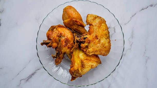 Resep ayam goreng ungkep lembut dengan bumbu meresap untuk lauk sahur sederhana Resep ayam goreng ungkep lembut dengan bumbu meresap untuk lauk sahur sederhana
