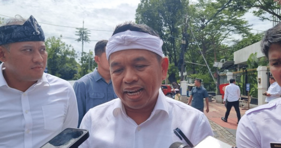 Bandara: Kertajati dan Husein Sastranegara Bandara: Kertajati dan Husein Sastranegara