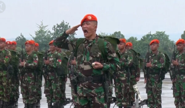 TNI Fokus Amankan Bandara Penerbangan di Papua: Masyarakat Bergantung pada Transportasi Udara TNI Fokus Amankan Bandara Penerbangan di Papua: Masyarakat Bergantung pada Transportasi Udara